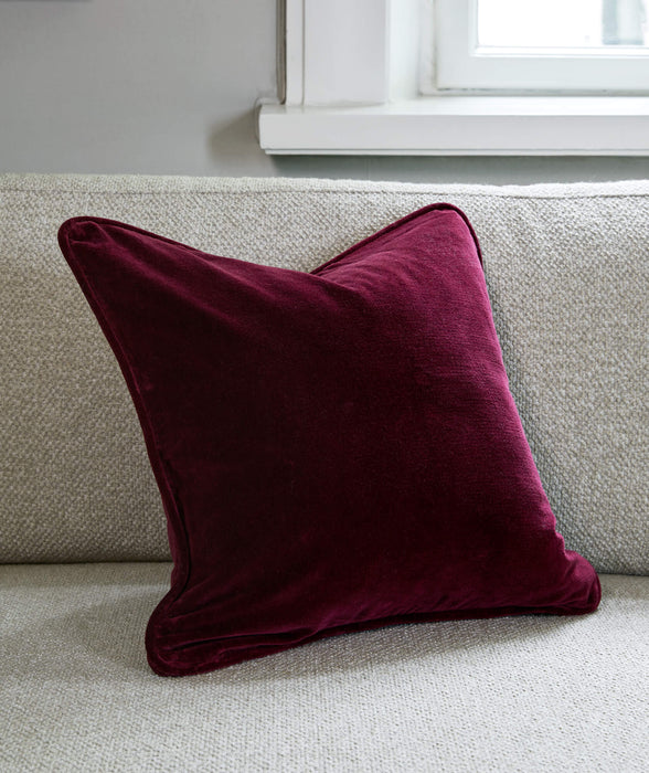 Burgundy Velvet pute 45x45 cm